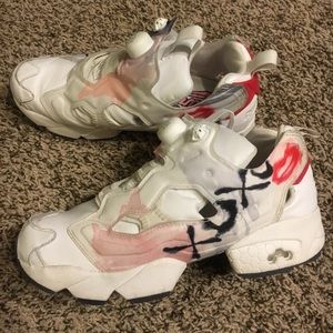 Reebok instapump shoes